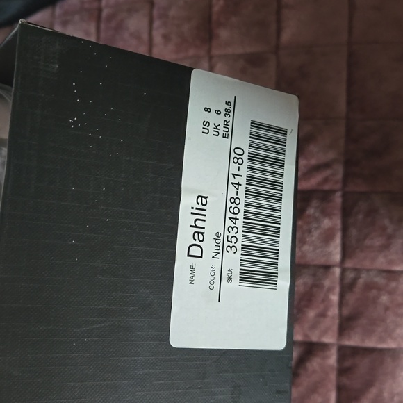 Highheels - Picture 2 of 2